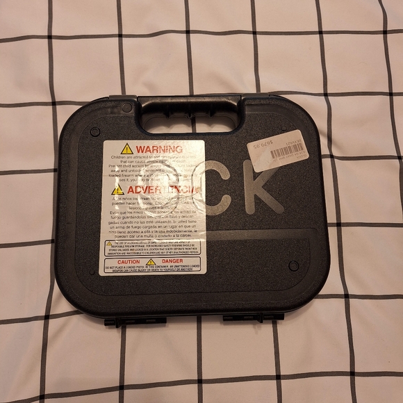 Glock Hard Shell Case - Picture 2 of 3